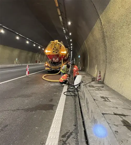 牟平隧道排水渠清淤